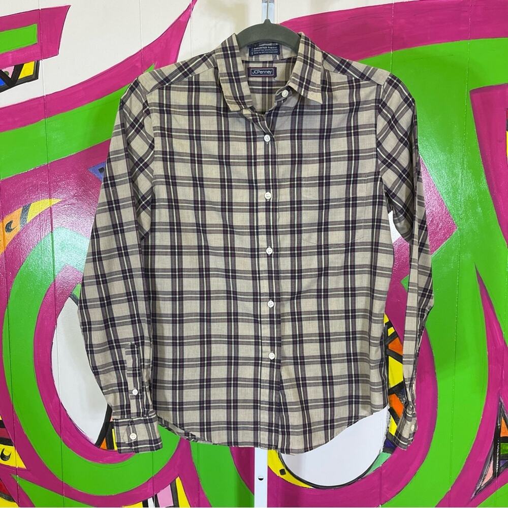 JCPenney, Vintage Plaid Button Down Shirt. Similar to a size Small.